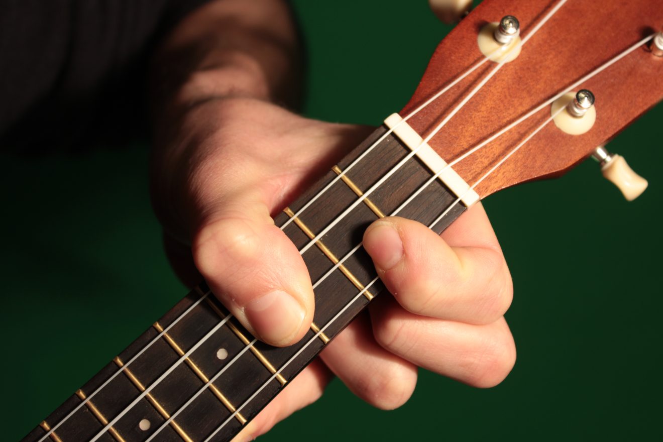 Comment jouer les 7 accords Majeurs au Ukulélé ? Ukulélé Travel
